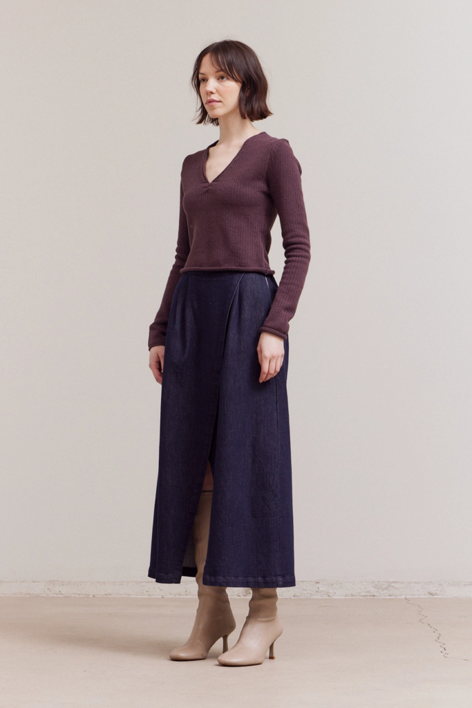 Grade and Gather Front Knotted V-Neck Top