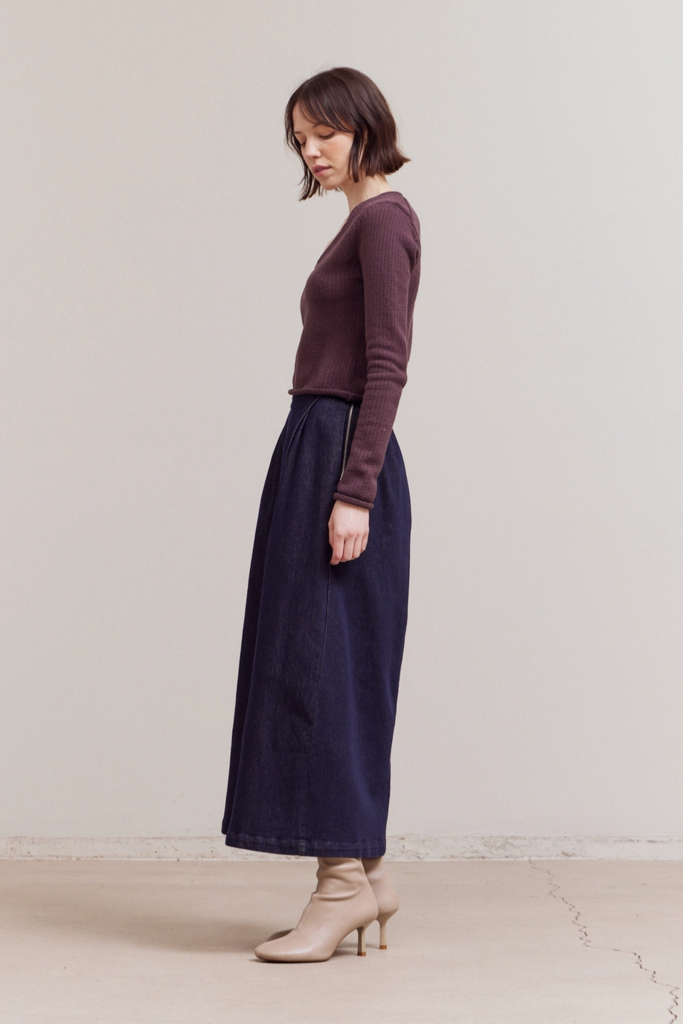 Grade and Gather Front Knotted V-Neck Top