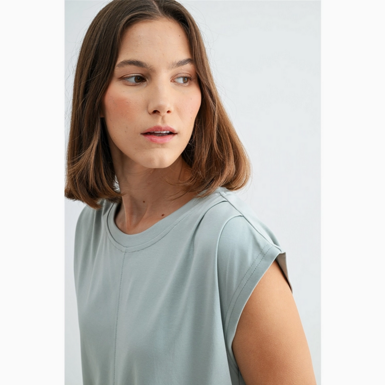 Fun2Fun Wide Shoulder Pleated Knit Top