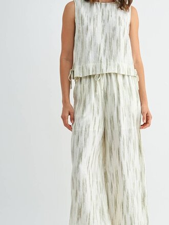 Fun2Fun Linen Sleeveless Top