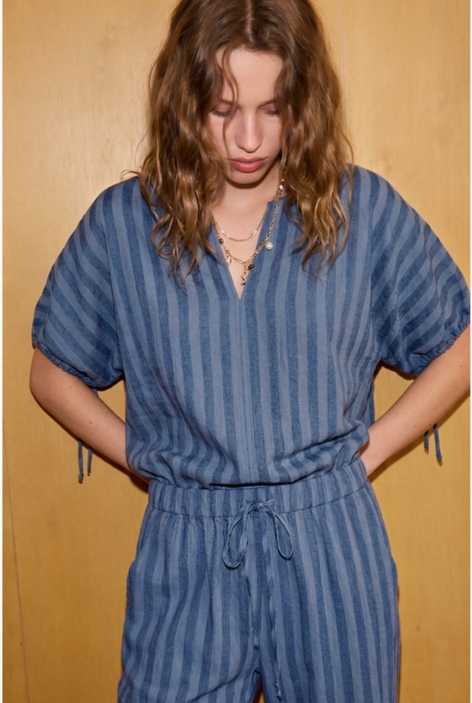 Glam V-Neckline Adjustable Tie Puff Sleeves Top