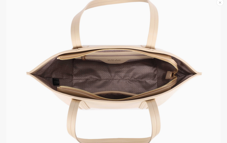 Izzy & Ali Classic Styled Tote