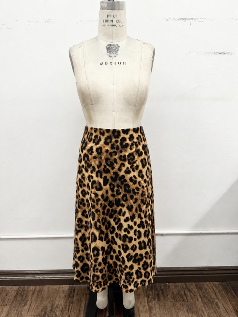 Timing Leopard Print Midi Skirt