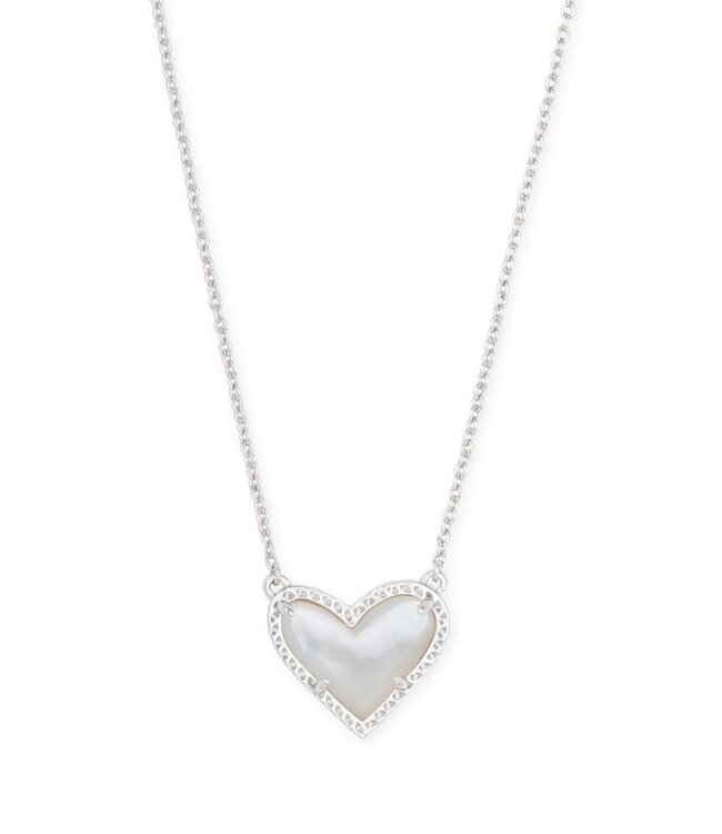 KENDRA SCOTT Ari Heart Short Pendant Necklace
