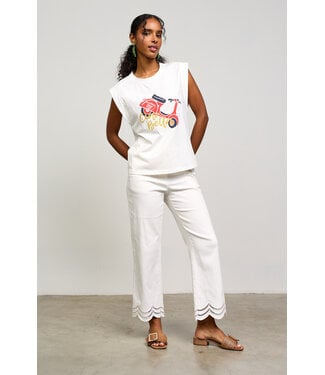 Ivy Sleeveless Graphic Shirt With Embroidery