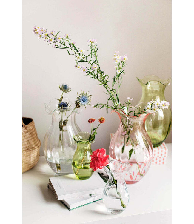 VIETRI Hibiscus Glass Vertical Fluted Small Vase