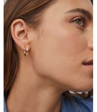 KENDRA SCOTT Colette Huggie Earrings