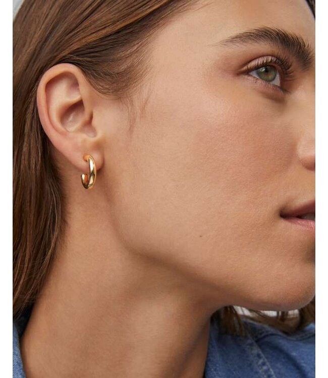 KENDRA SCOTT Colette Huggie Earrings