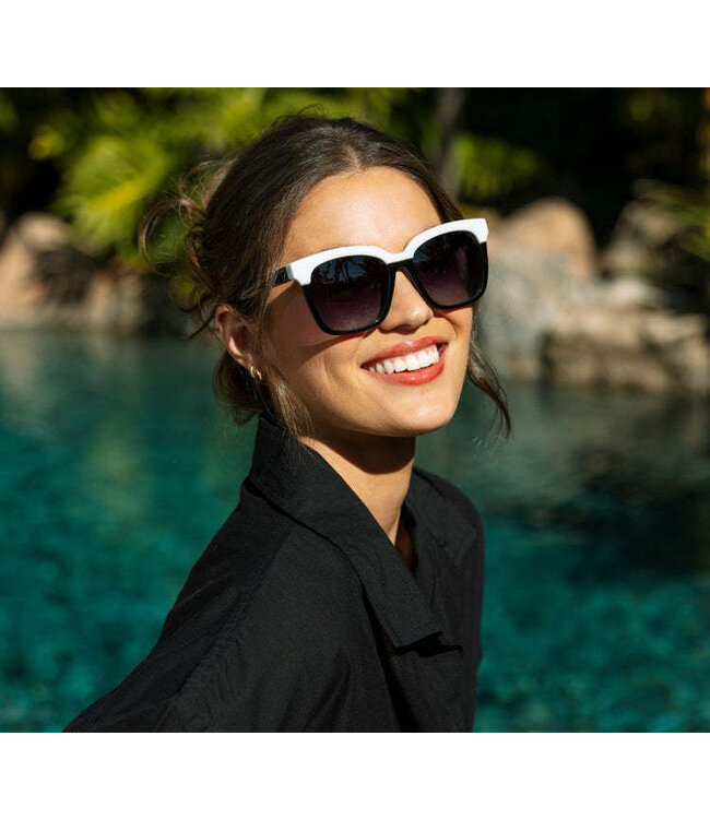 PEEPERS READING GLASSES Frenchy Reading Sun