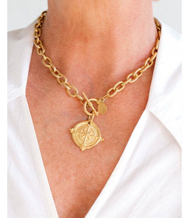 SUSAN SHAW Handcast Gold Compass Front Toggle Necklace