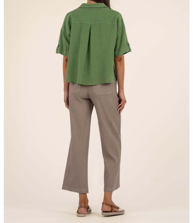 KUT FROM THE KLOTH Ivy Breland-Boxy Button Front Shirt with Short Sleeves & Pocket