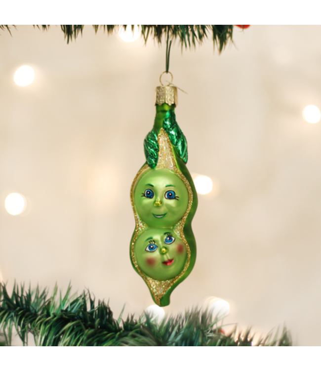 OLD WORLD CHRISTMAS Two Peas In A Pod Ornament