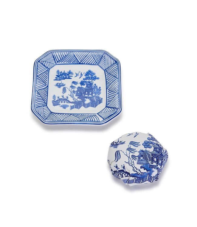 Blue Willow Sandalwood Scented French Milled Soap with Porcelain Tray