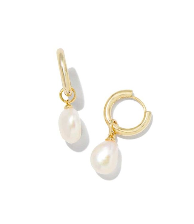 KENDRA SCOTT Willa Pearl Huggie Earrings White Pearl