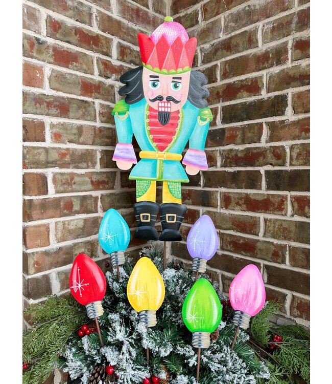 THE ROUND TOP COLLECTION Merry & Bright Nutcracker Medium