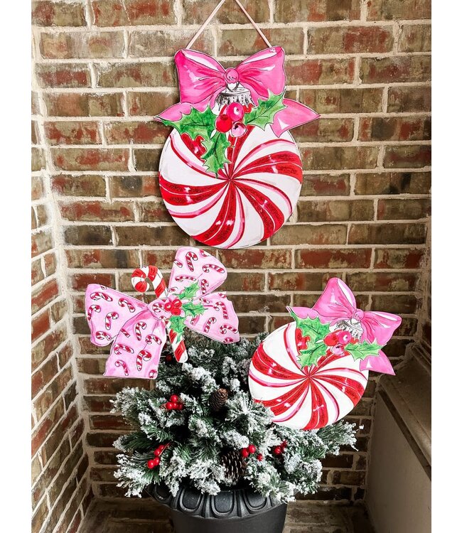 THE ROUND TOP COLLECTION Beck's Vintage Candy Cane Ball PVC Door Hanger