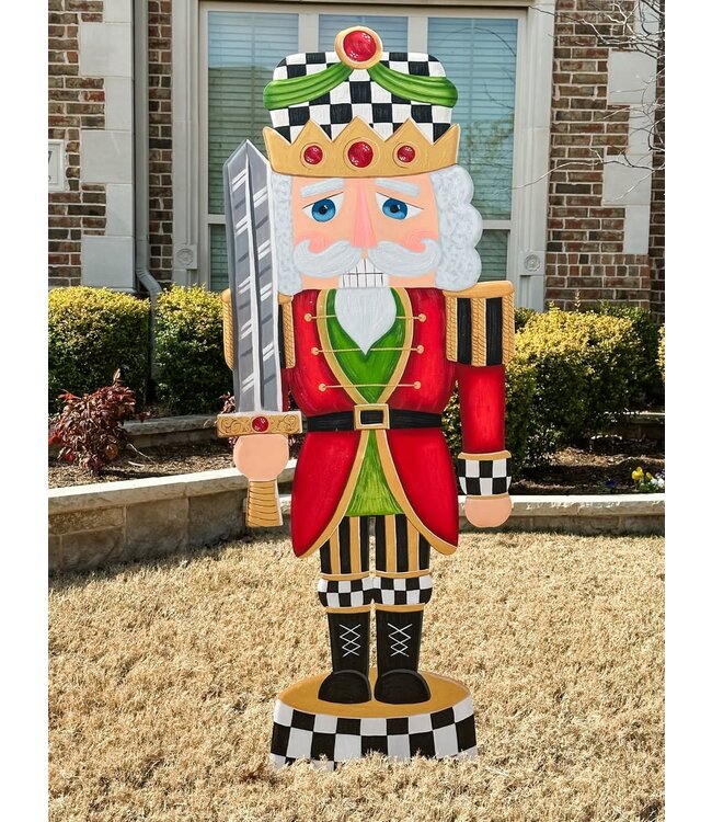 THE ROUND TOP COLLECTION Elegant Nutcracker Yard