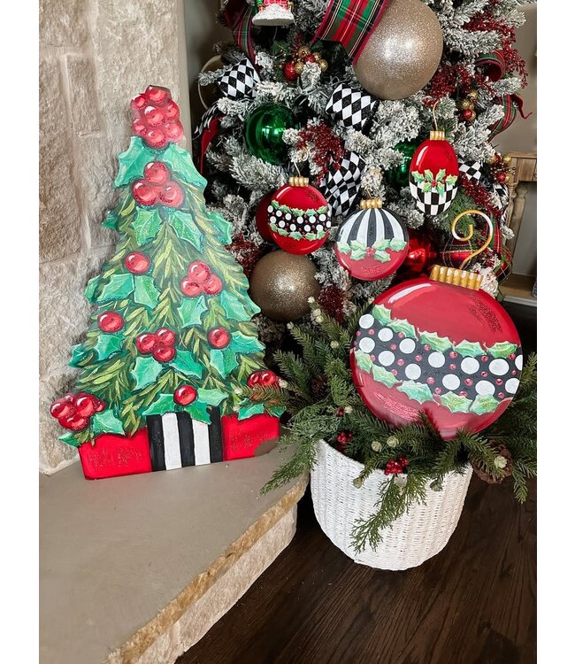 THE ROUND TOP COLLECTION Elegant Holly Berry Tree