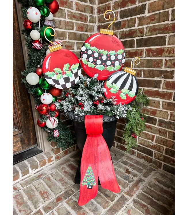 THE ROUND TOP COLLECTION Elegant Dot Ornament