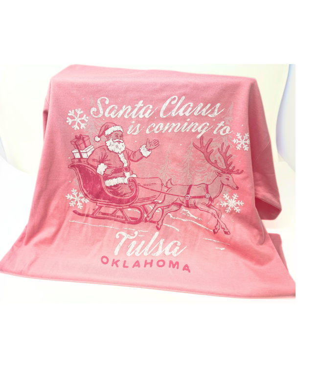 Santa Claus Is Coming To Tulsa Oklahoma - T Shirt