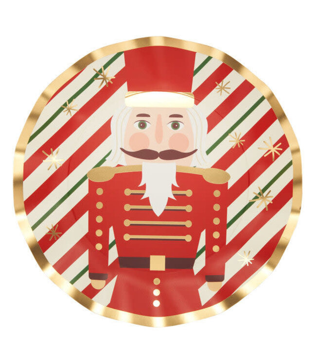 Wavy Dinner Plate Nutcracker Christmas