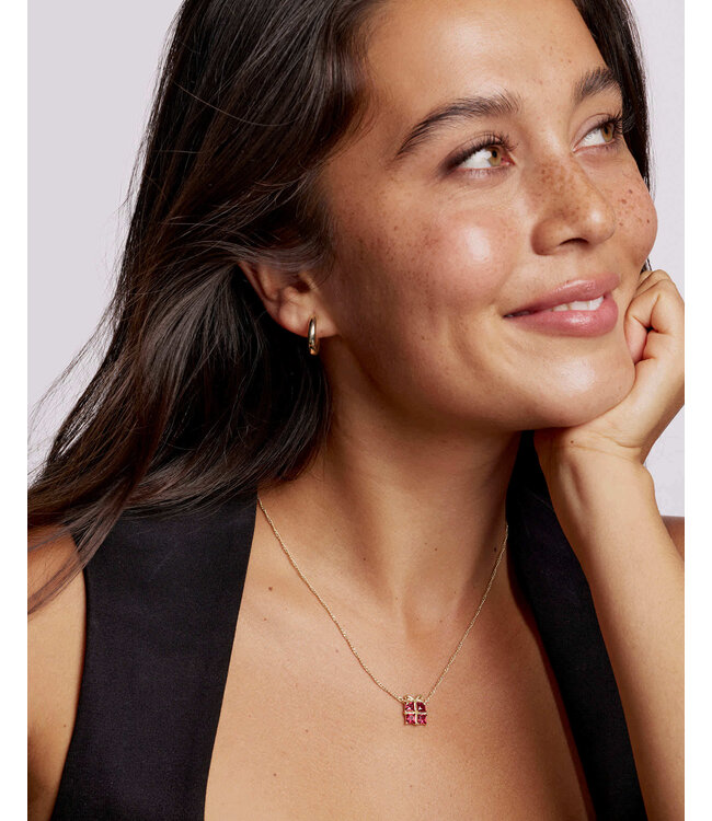 KENDRA SCOTT Present Short Pendant Necklace Gold