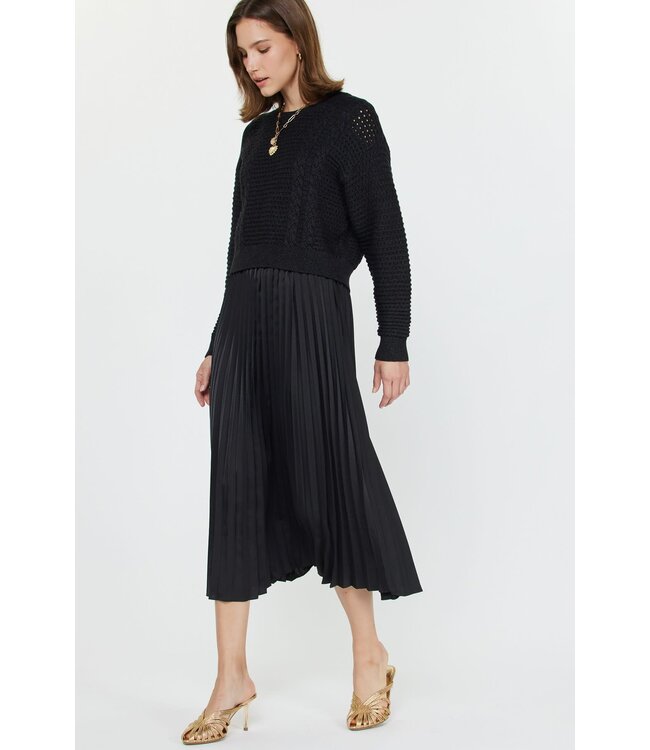 Arian Pullover Sweater & Pleated Dress Sets