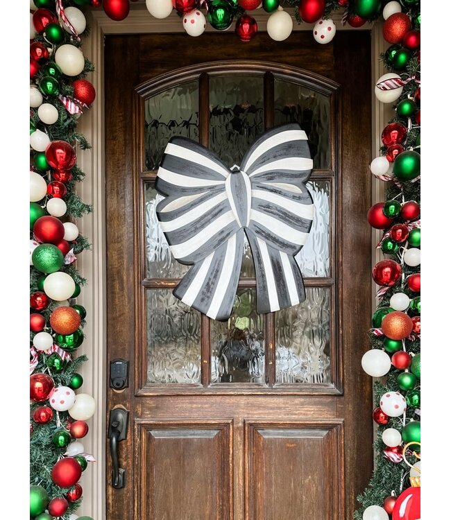 THE ROUND TOP COLLECTION Elegant Bow Yard