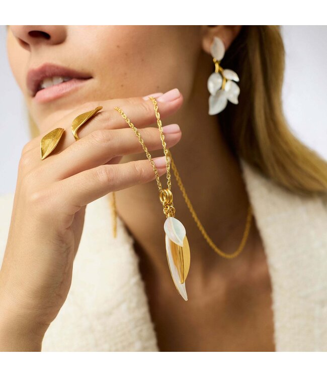 JULIE VOS Willow Charm Pendant Mother of Pearl