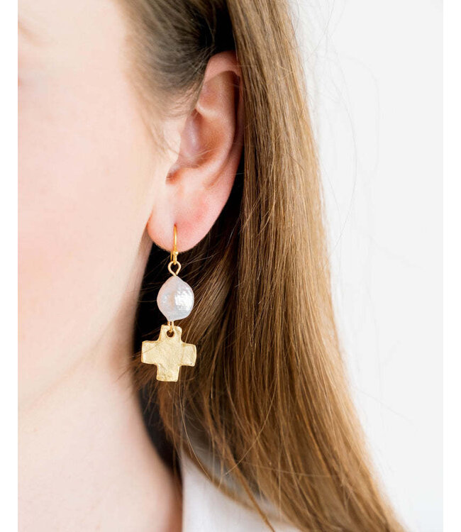 SUSAN SHAW Gold with Freshwater Pearl Earring