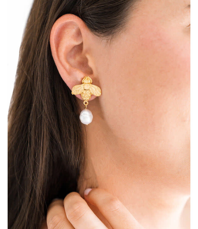 SUSAN SHAW Gold Bee and Genuine Freshwater Pearl Earrings