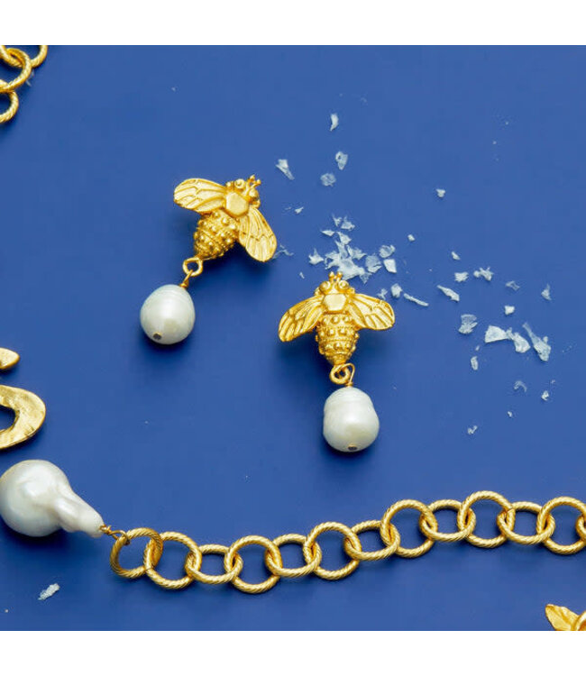 SUSAN SHAW Gold Bee and Genuine Freshwater Pearl Earrings