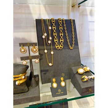 JEWELRY & ACCESSORIES