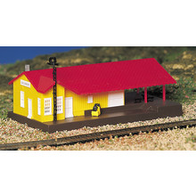 Bachmann N Built Up Freight Station # 45907