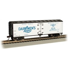 Bachmann HO 40' wood-side Reefer Dairymen's League Boxcar # 19810
