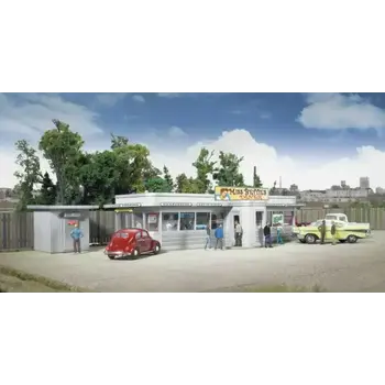 Walthers HO scale Miss Bettie's Diner Kit # 933-2909