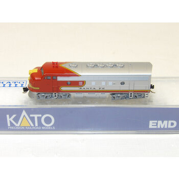 Kato Trains KATO N scale AT & Santa Fe EMD F7-A Diesel Dual Headlight 176-211