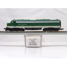 Life-Like N scale Southern #2924 E8 Diesel Loco 7194