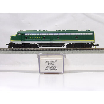 Life-Like N scale Southern #2924 E8 Diesel Loco 7194