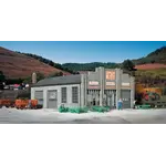 Walthers HO scale State Line Farm Supply 933-2912