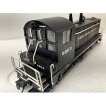 Broadway limted HO Scale NYC NW2 DCC & Sounds Diesel # 8903 ( No Box & No Lights working ))