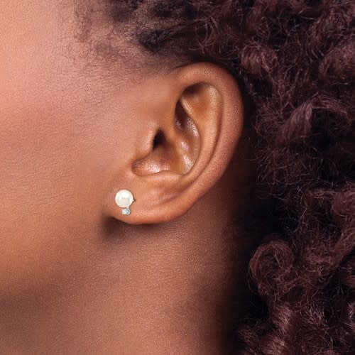 Q Gold XFW475E Pearl & Diamond Stud Earrings