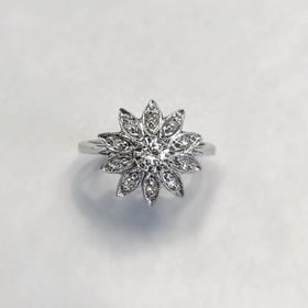 Vintage flower diamond ring