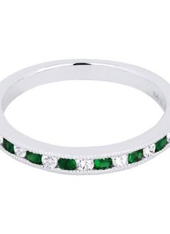 Alternating Round Diamond and Emerald Band