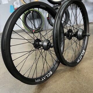 Eclat Eclat Carbonic/Seismic Wheel Set (RHD)