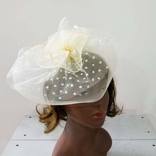 Mesh w Veil and Feathers Fascinator