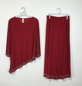 Maxima Gem Detailing Three Quarter Sleeve Capri Set