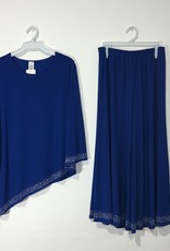 Maxima Gem Detailing Three Quarter Sleeve Capri Set