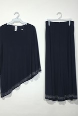 Maxima Gem Detailing Three Quarter Sleeve Capri Set