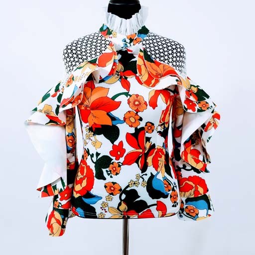 Fashion Terminal Scuba Print Top w Lace and Ruffled Desing on The Sleeve
